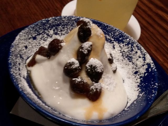 由布岳をイメージしたというデザート。_茶房 天井棧敷