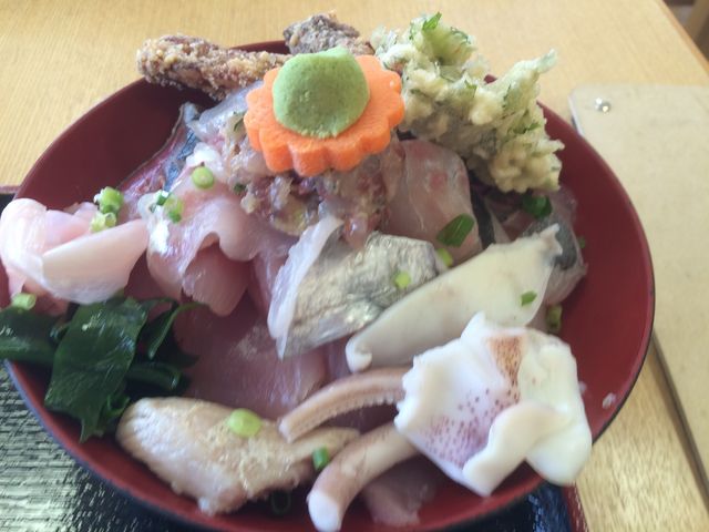 まかない丼アップ_おさかな倶楽部