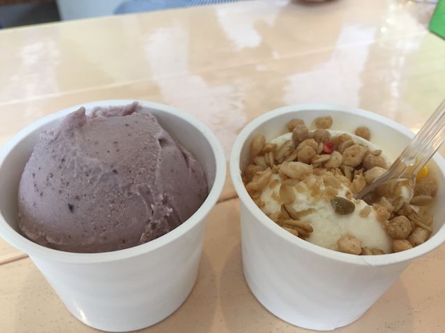 ムラサキイモとクリームチーズ_島のアイスクリーム屋 トリトン