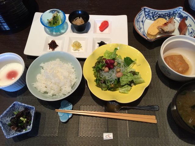 朝食_日光中善寺湖温泉 ホテル花庵