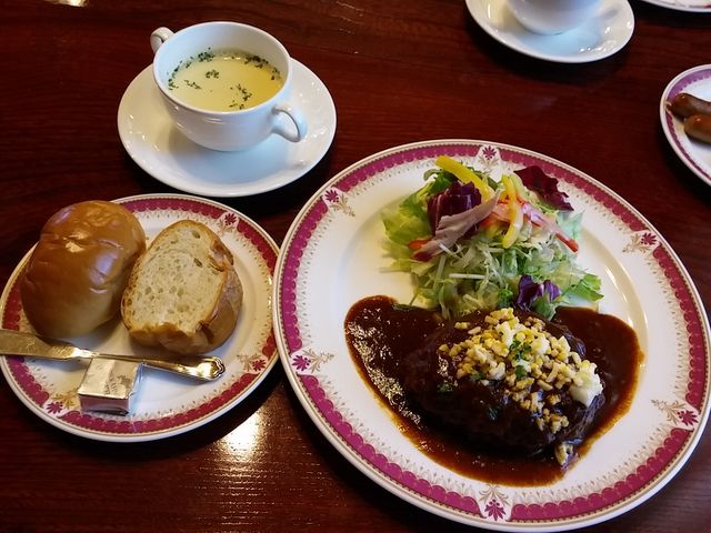 ロシア風ハンバーグ_レストラン シマダ