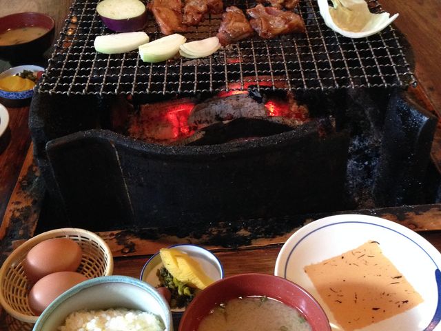 地鶏の炭火焼定食_炭焼地鶏の店 らくだ山
