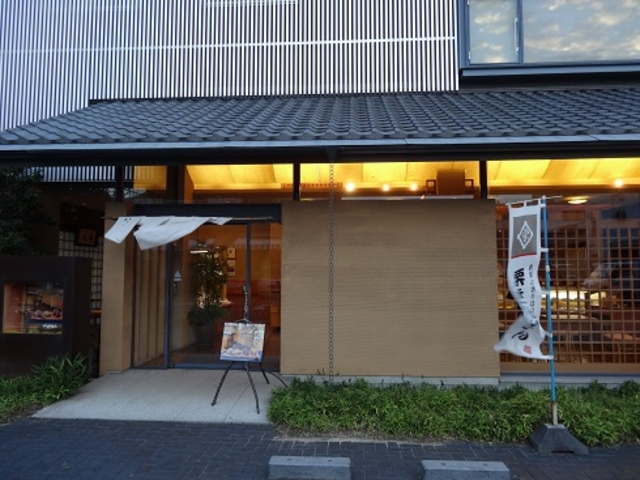 明るく広いお店です_信州飯田 いとうや