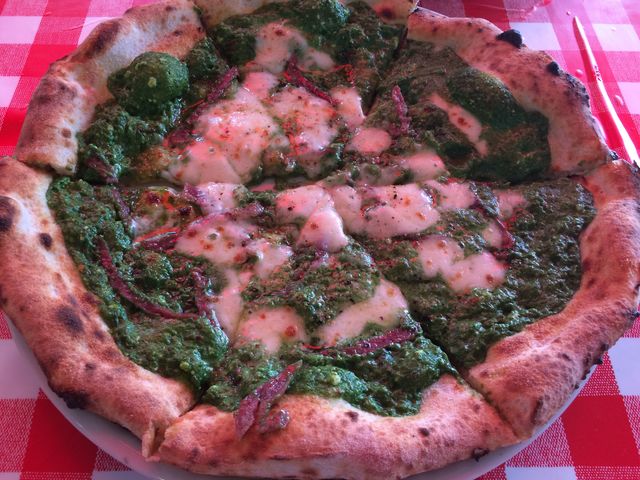 ほうれん草のピザ_イタリアンラ・ジータ