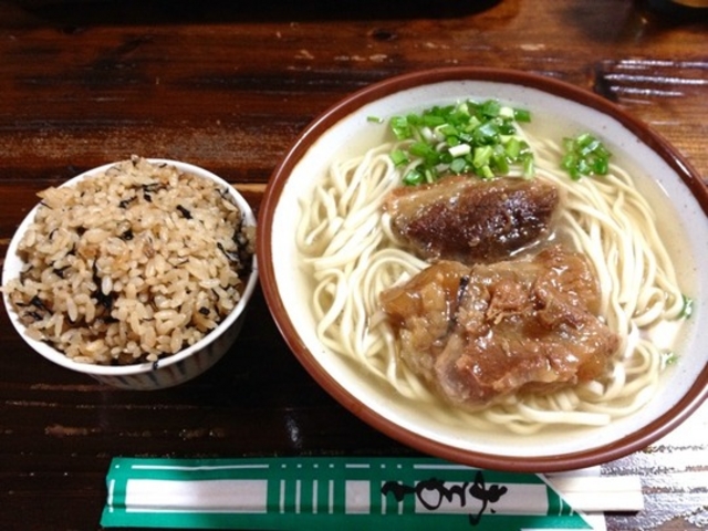 安くてウマい!_ソーキそば専門店 田舎 公設市場 北店