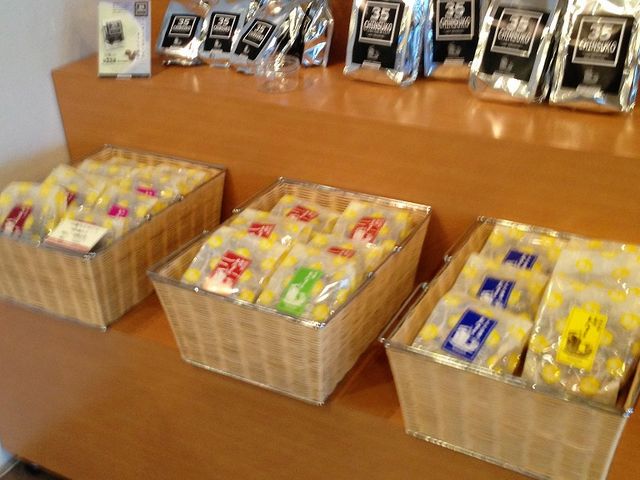 ちんすこう本舗 新垣菓子店 首里寒川店