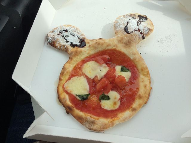 キッズメニューのピザ☆
見た目が可愛いだけでなく、味もいいです!_ピノッキオ