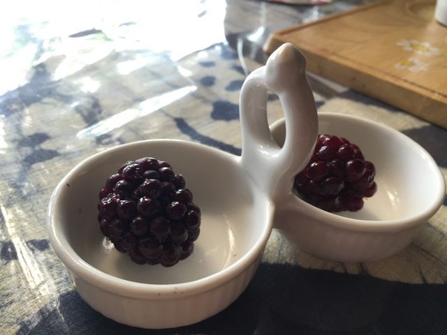庭でとれたブラックベリー_茶菓いっ風