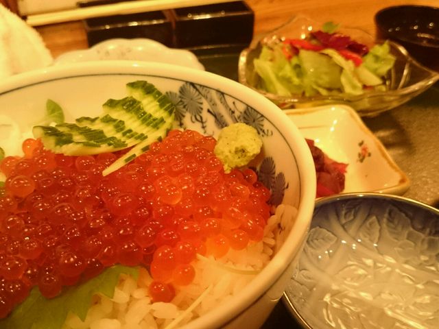 イクラ丼set 1800円_三三五五