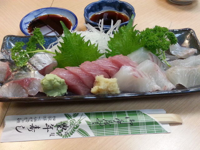 お刺身盛りあわせ_豊年寿し