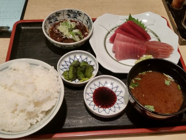 注文した刺身定食_鮪小屋本店 エスカ店