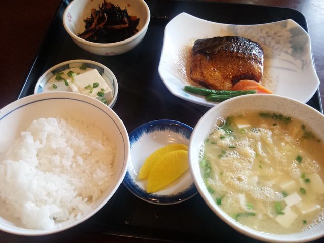 さばの味噌煮定食。腹身は希望すると腹身にしてくれます。_よしだ屋食堂