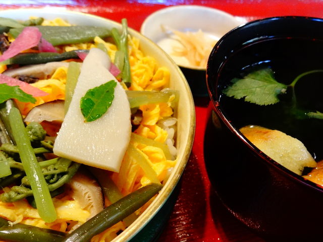 ちらし寿司と吸い物_桂雅堂