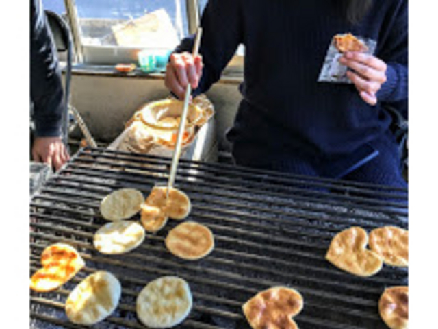 食べながらの体験_手焼せんべいにしくら
