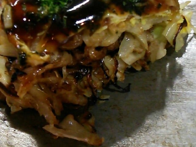 香ばしいキャベツ_ひろしまお好み物語 駅前ひろば