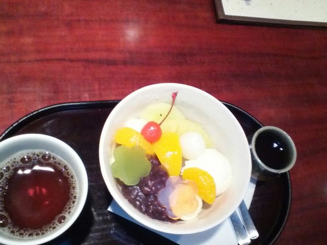 男性客もお一人でみえた_駿河屋 大宮そごう店