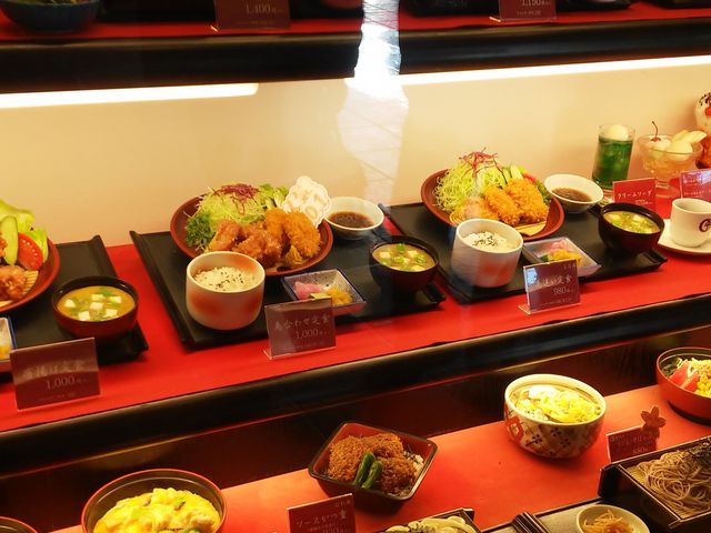 店内でも食事が出来ます_登利平 前橋けやきウォーク店