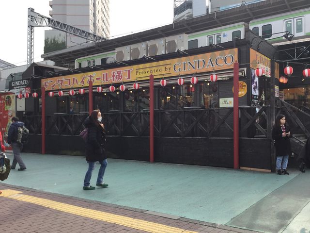 駅前です_築地銀だこ・ハイボール横丁五反田店