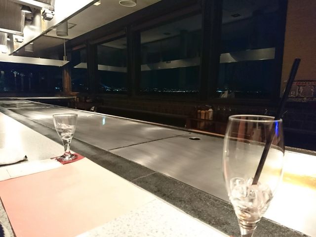 この時は晩で、外には絵島、明石海峡大橋が見えてて絶景!最高の晩餐です!〓_ステーキハウス源平