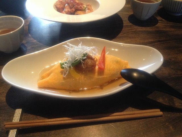 和風オムライス(牡蛎が乗っかってます)_石の蔵