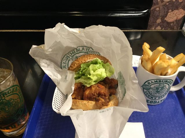 チキンバーガーセット_ラッキーピエロ 本町店