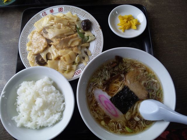 サービス定食・800円_信華園