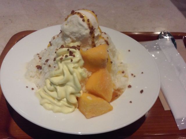 マンゴーかき氷(クリームと氷が美味しかった)_Mary’s caf