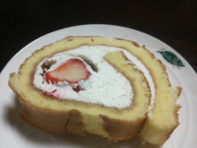 ロールケーキが美味しかったです。_苺屋