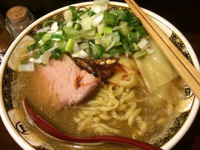 いったん麺があるのが特徴_ラーメン凪 煮干王 西新宿1階店