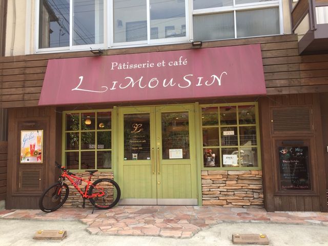 オシャレな外観_PATISSERIE LIMOUSIN