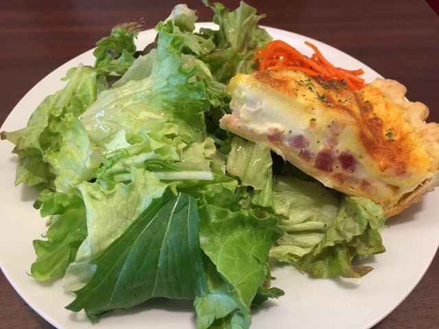 サラダはたっぷり_ビストロ 石川亭 豊洲フォレシア店