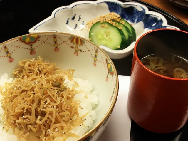 ごはんとお味噌汁_味の風にしむら