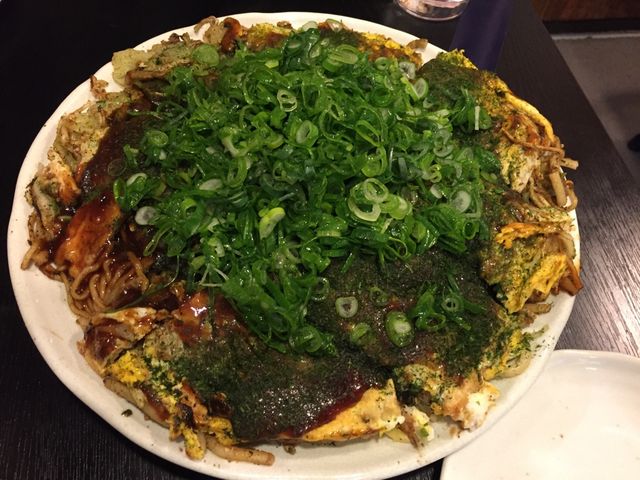 この大きさ!2人で1つで十分_広島お好み焼き じゅん平 浦安本店