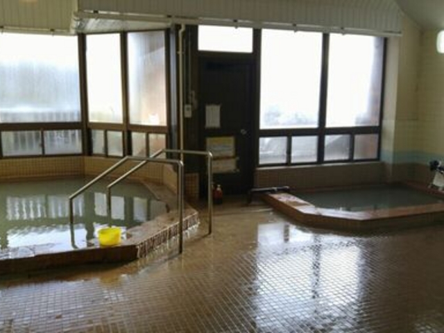 男性側の浴室_豊富町ふれあいセンター