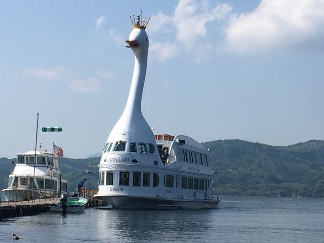 大きいですね_山中湖遊覧船 白鳥の湖