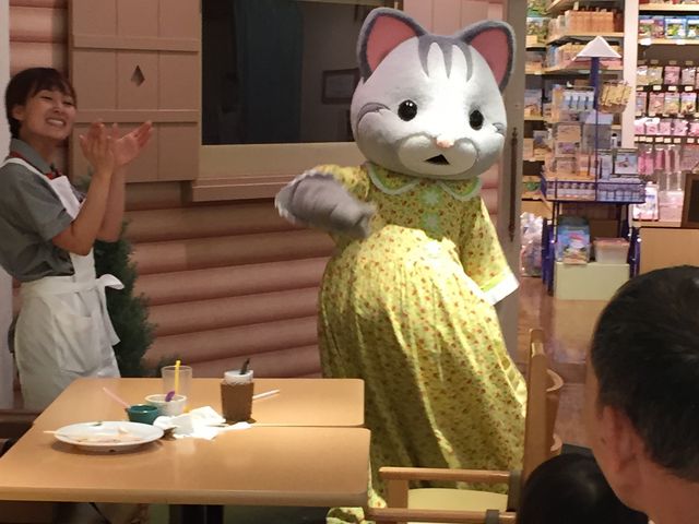 シルバニアファミリーの登場_シルバニア森のキッチン・ららぽーとTOKYO−BAY店