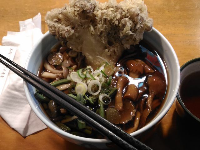 舞茸の存在感がすごいです。_そば処くぼ田