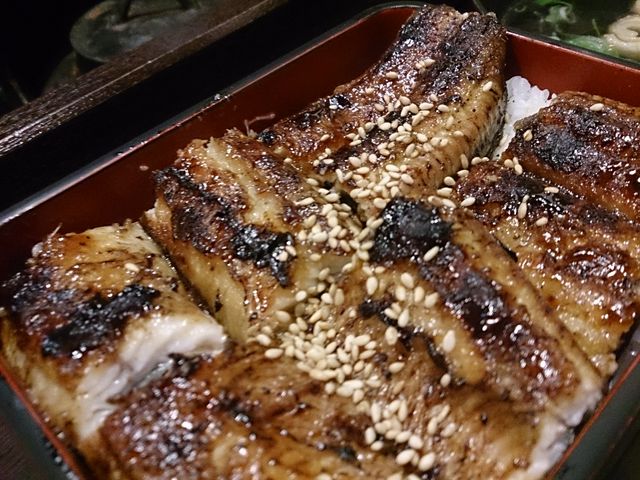 驚くほど肉厚なうなぎ_上村うなぎ屋