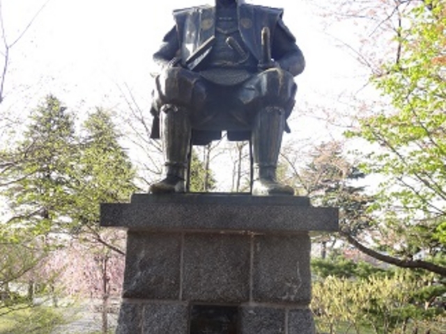 南部直房像_八戸城跡(三八城公園)