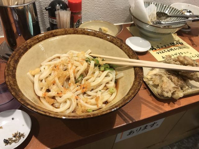 少し脂っぽいです_いぶきうどん 十三駅前店