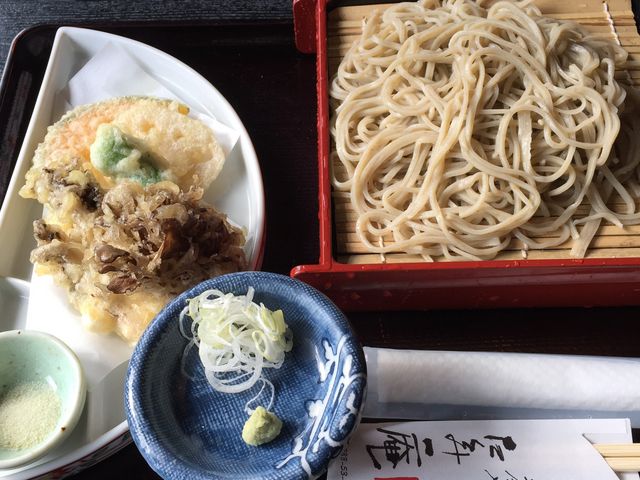舞茸の天ぷらもサクサク♪_たくみ庵