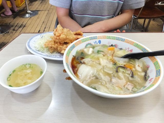 中華丼&からあげセット:からあげのボリュームはがっつり_太陽