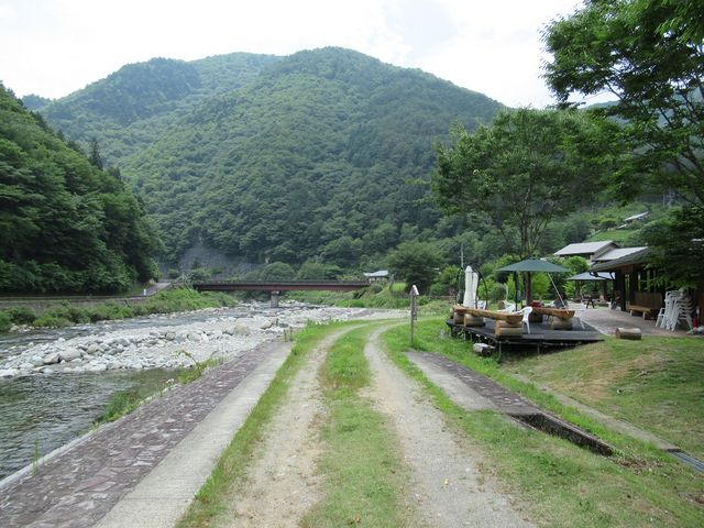 馬瀬川沿いの施設_フィッシングセンター水辺の館