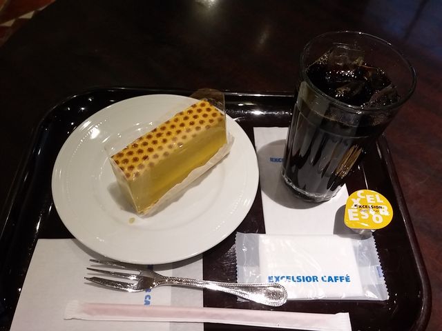 パンプキンケーキ アイスコーヒー_エクセルシオールカフェ仙台中央通り店