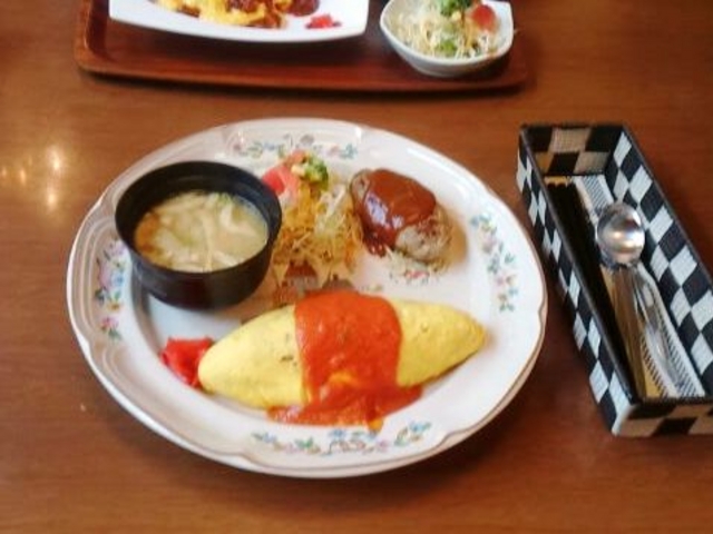 オムレツ+ハンバーグ(味噌汁・サラダ付)_もみの木