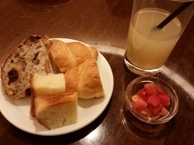 パンとソフトドリンク_Aoyuzu