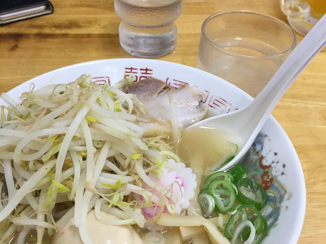 モヤシと卵は鉄板_ラーメン幸雅