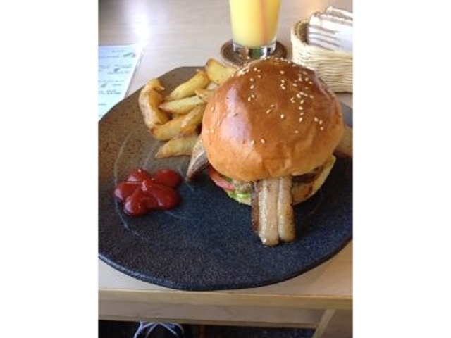 ハンバーガー_ToTo・la・Bebe・Hamburger