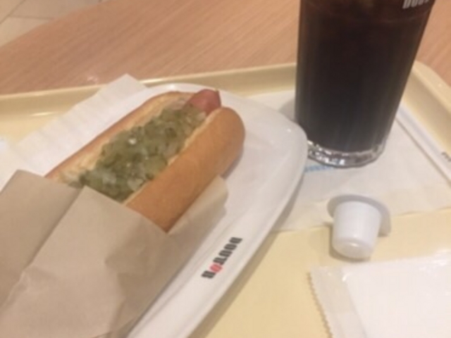 新発売のピクルスドックです。_ドトールコーヒーショップ 新青山ビル店(GOURMET COFFEE DOUTOR)