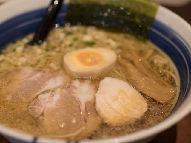 こく旨ラーメン醤油_直久 新橋店